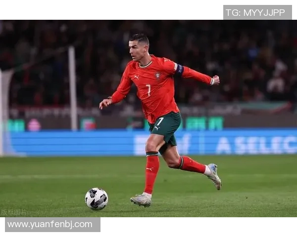 足球明星C罗的球衣号码背后的故事与传奇意义解析