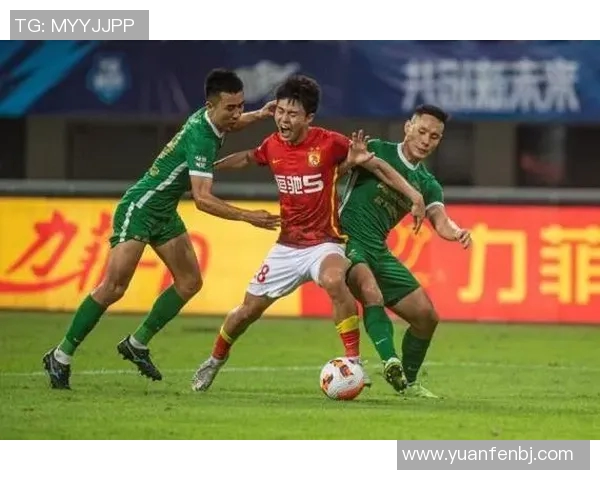 梅州客家迎战浙江绿城力争主场胜利展现球队实力与斗志